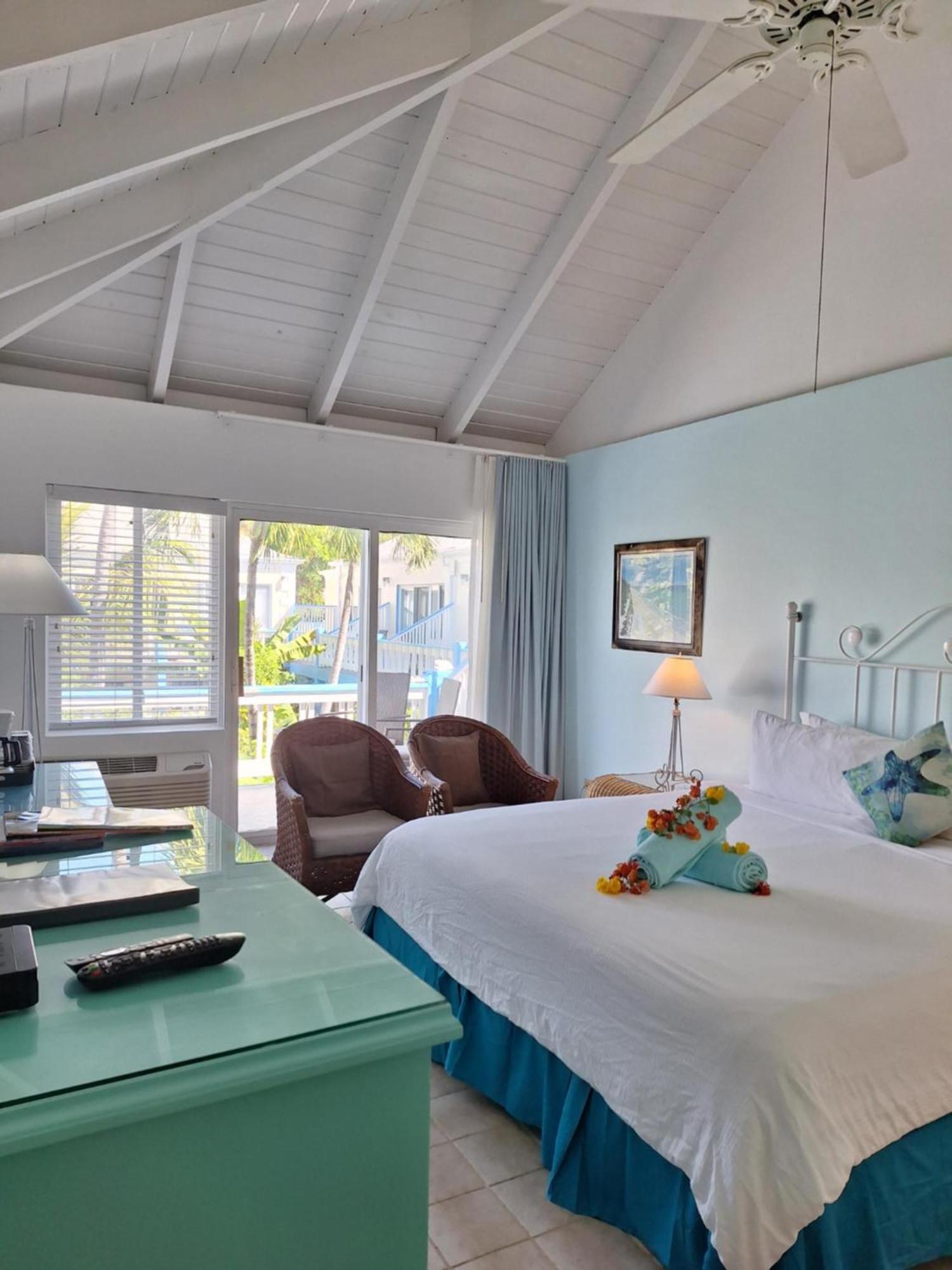 Sibonne Beach Hotel Grace Bay Exterior foto